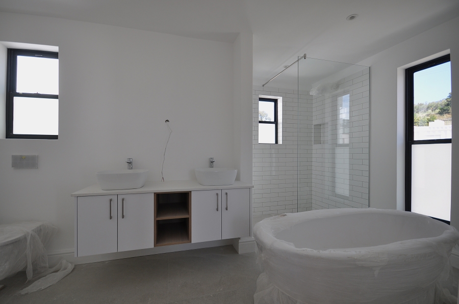 3 Bedroom Property for Sale in La Roche Western Cape